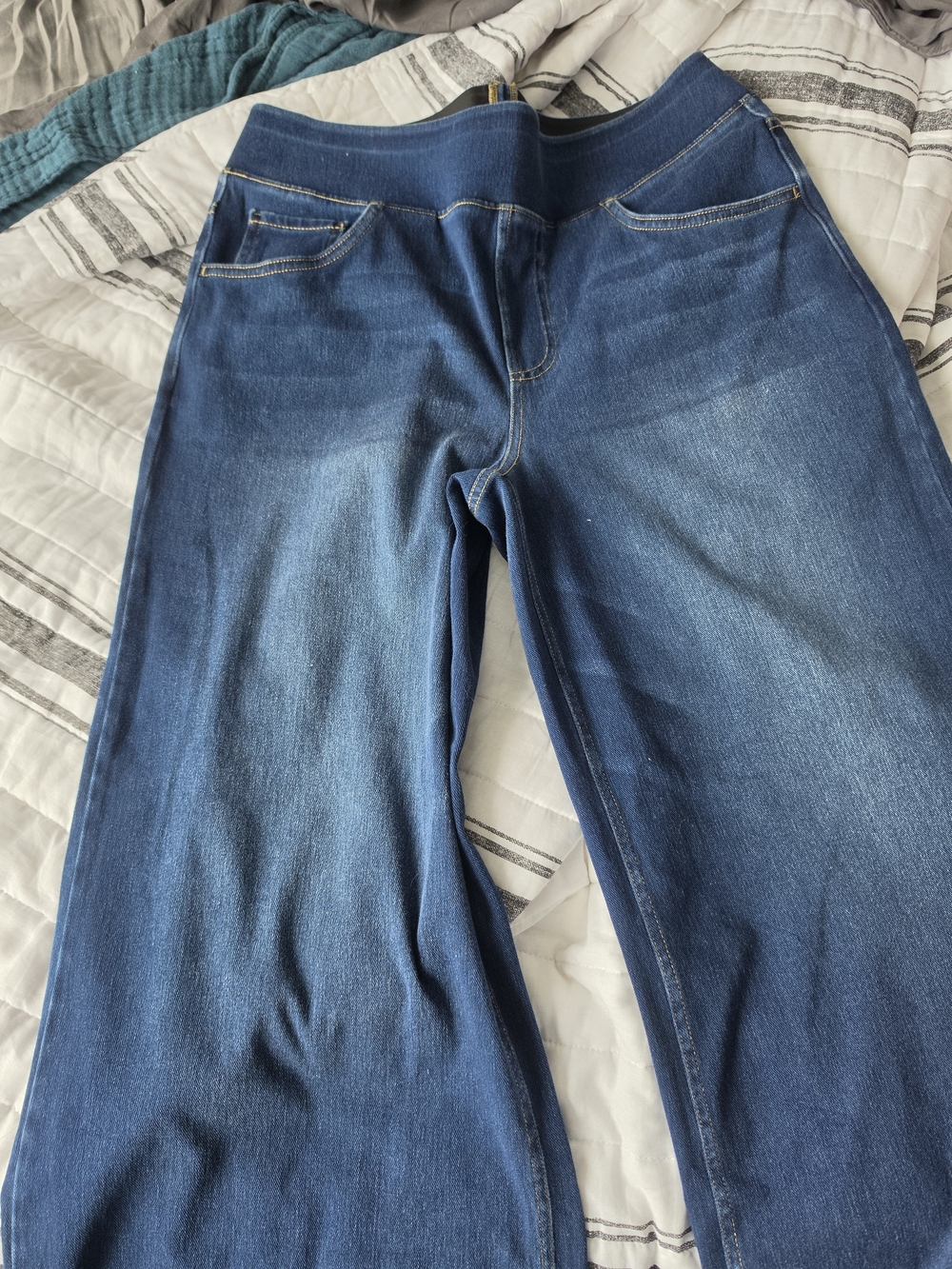 HALARA Wide-Leg Pull-On Jeans in Deep Blue Wash Large petite Length